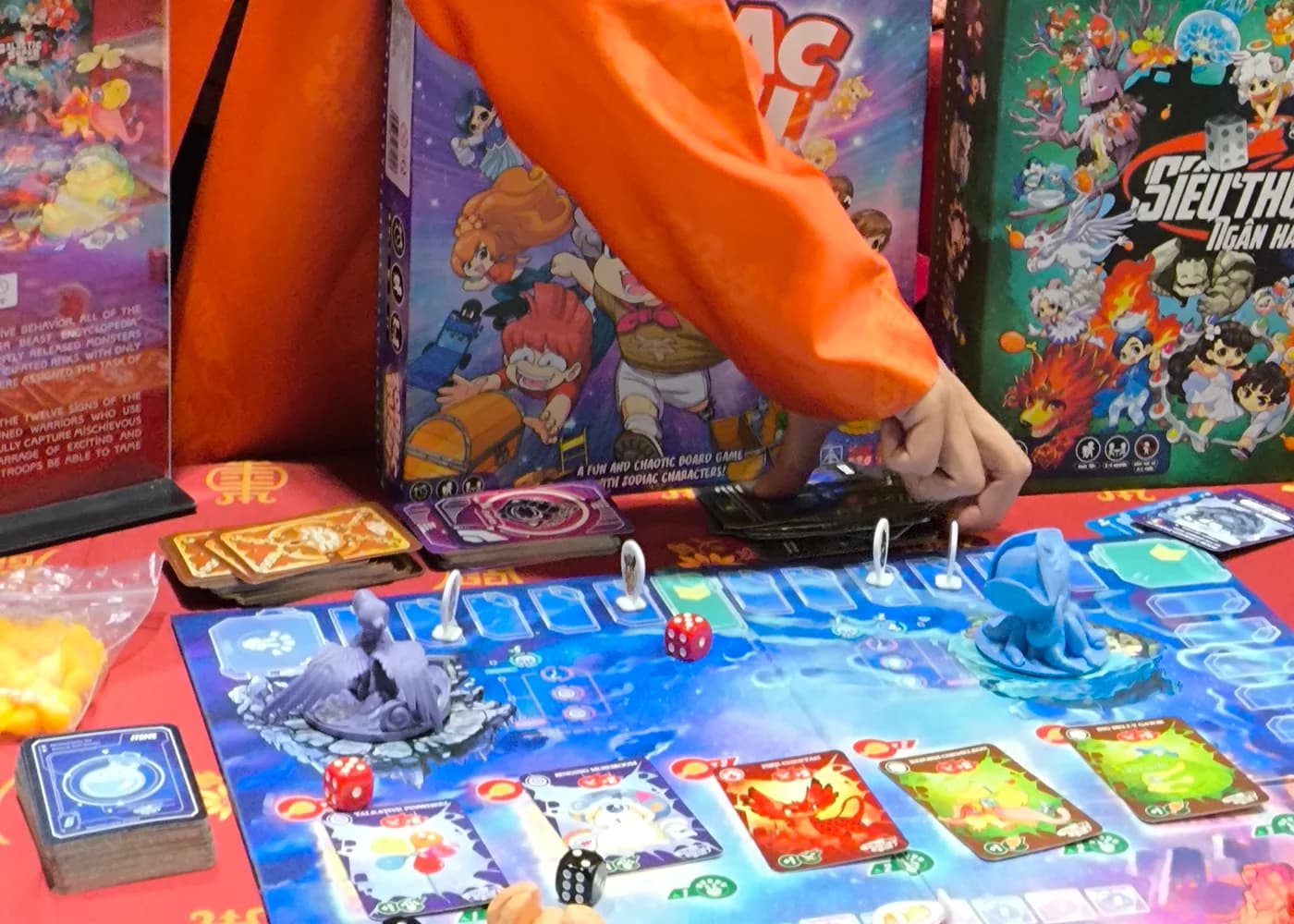 Everjoy board game demo on the SPIEL Essen table